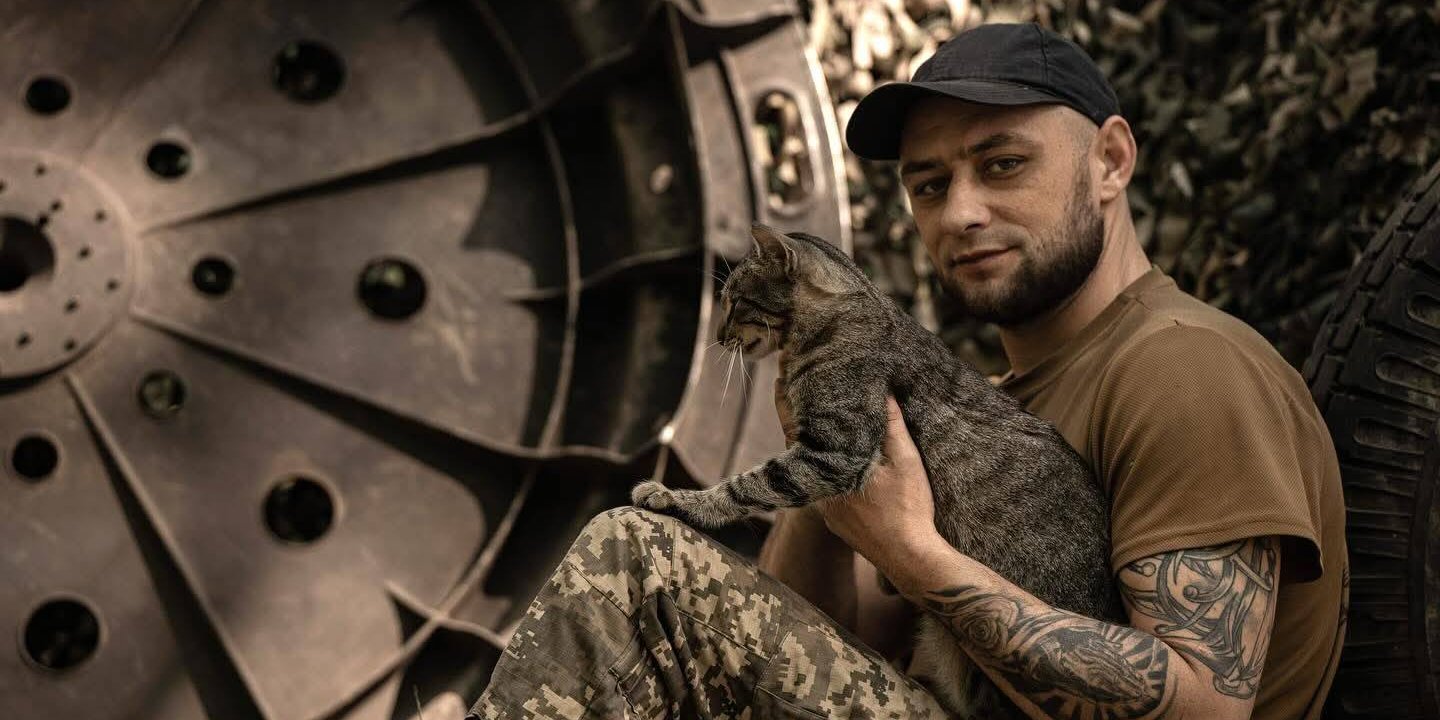 Военный с котиком на фронте (Фото: Генеральный штаб ВСУ)