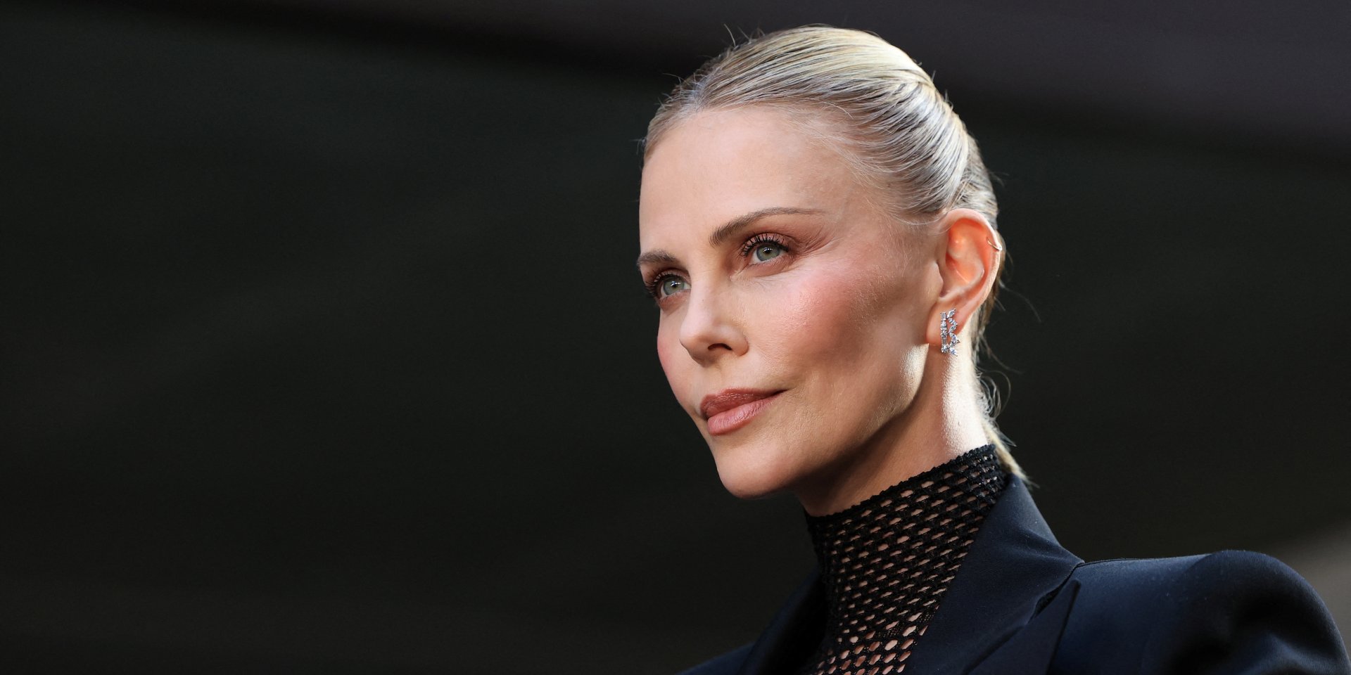 Шарлиз Терон на премьере фильма Старая гвардия 2 (Фото: REUTERS/Mario Anzuoni)