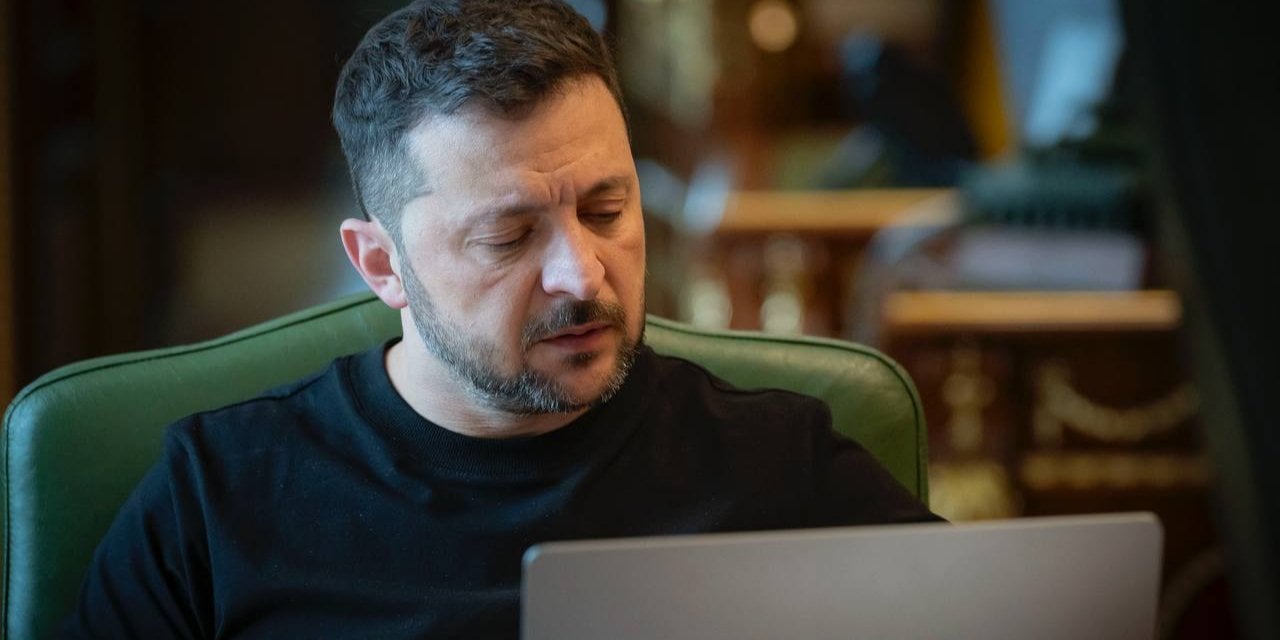 Зеленский анонсировал присвоение звания Героя Украины павшим бойцам (Фото: Офис президента)