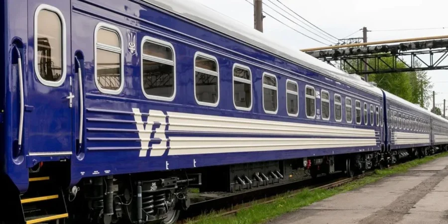 Непогода на Закарпатье, в Словакии и Венгрии: УЗ предупредила о задержках и изменениях движения международных поездов