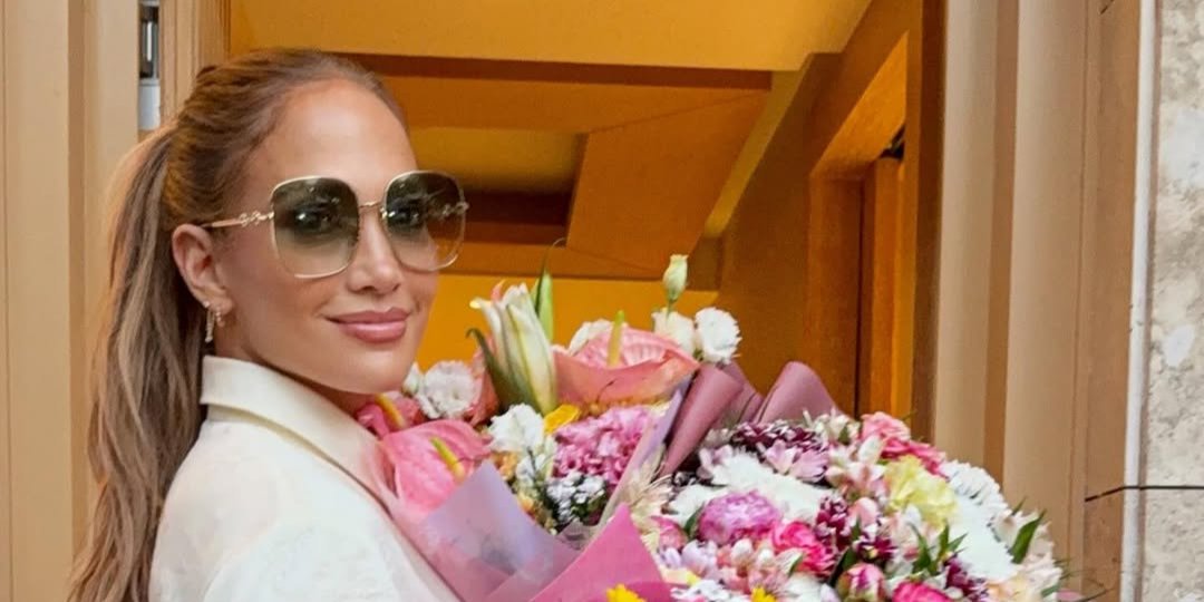 Дженнифер Лопес показалась без макияжа в 56-й день рождения (Фото: jlo/Instagram)