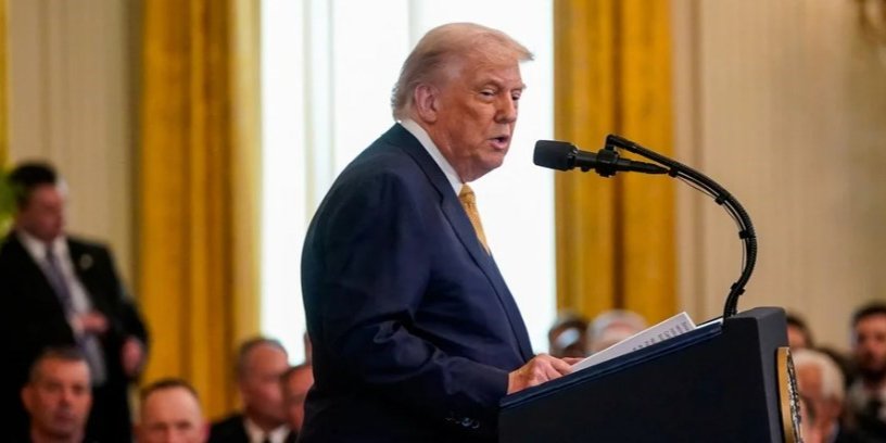 Президент Трамп стверджує, що хтось міг написати лист Джеффрі Епштейну від його імені (Фото: REUTERS/Nathan Howard)