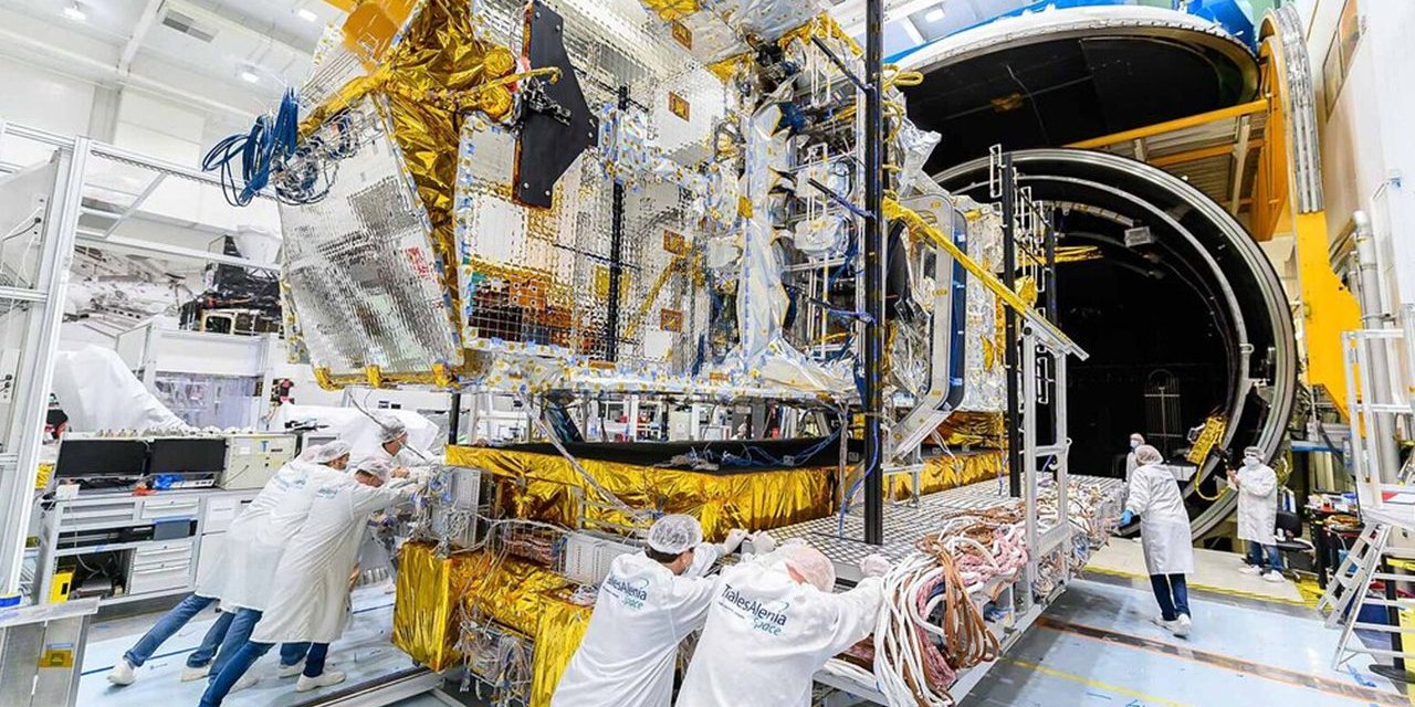 Eutelsat (Фото: Thales Alenia Space)