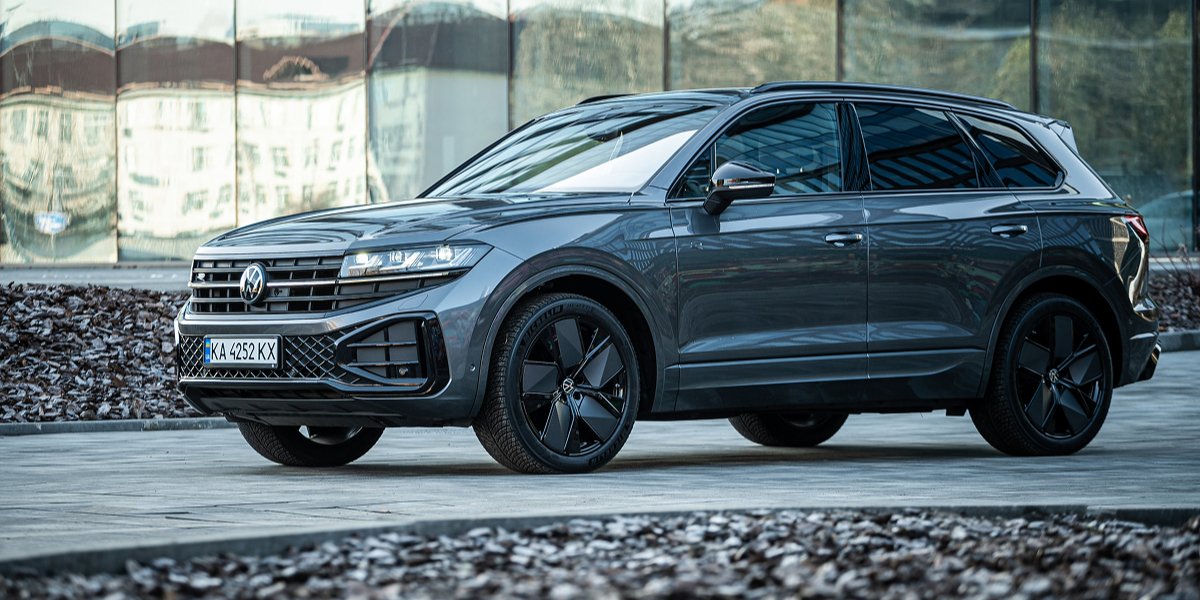 Обновленный премиальный кроссовер Volkswagen Touareg 2023 года. (Фото: Артем Галкин)
