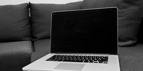 MacBook (Фото: depositphotos.com)