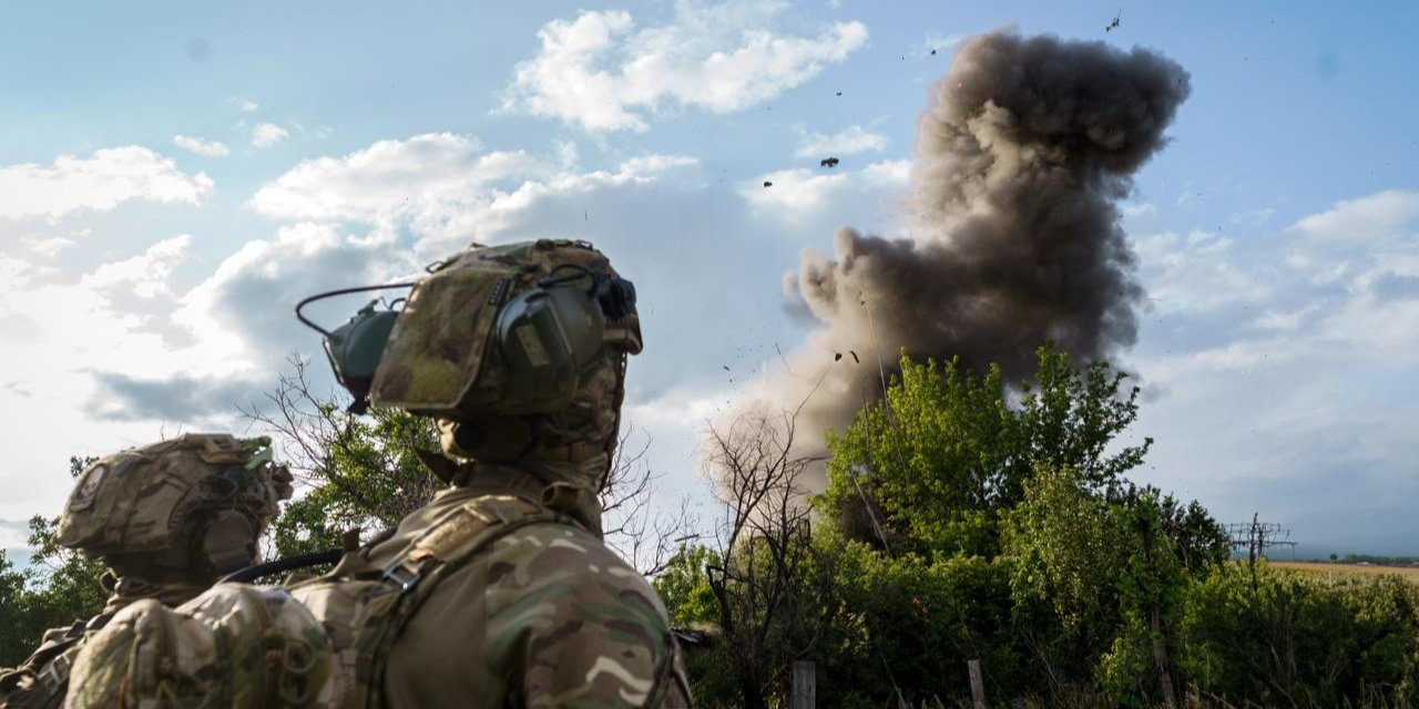 Special operations reconnaissance platoon fighters from the 1st Battalion of the Azov 12th Brigade conduct close-quarters battle (CQB) training. (Photo: 1st Azov Corps of Ukraine’s National Guard / Telegram)