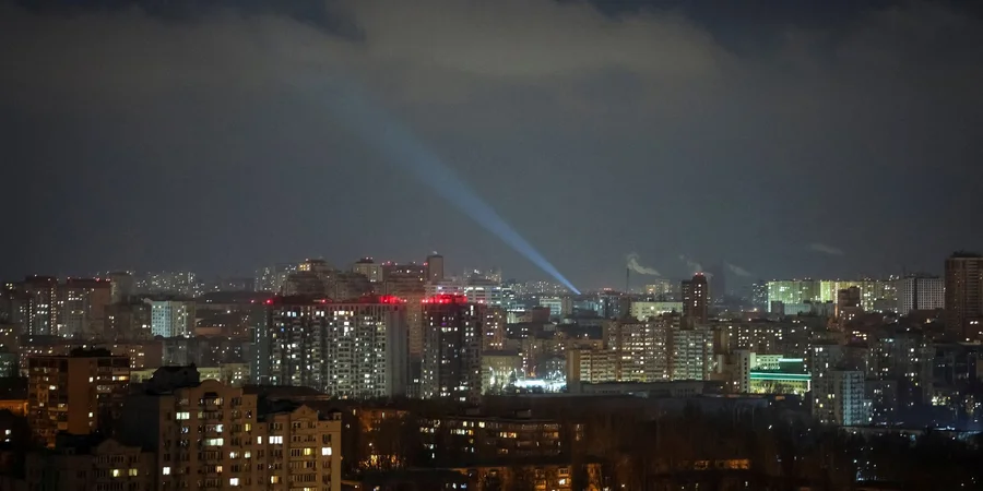 Ночная атака РФ: в ряде областей объявлена воздушная тревога из-за атаки БПЛА, в Кременчуге прогремел взрыв