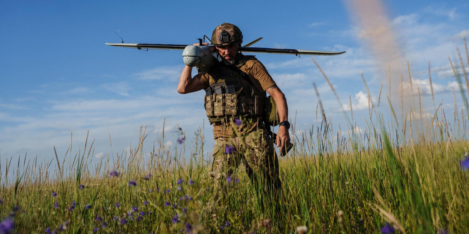 A Ukrainian soldier prepares to launch a drone near the front line in Kharkiv Oblast (illustrative photo) (Photo: REUTERS/Serhii Korovainyi)