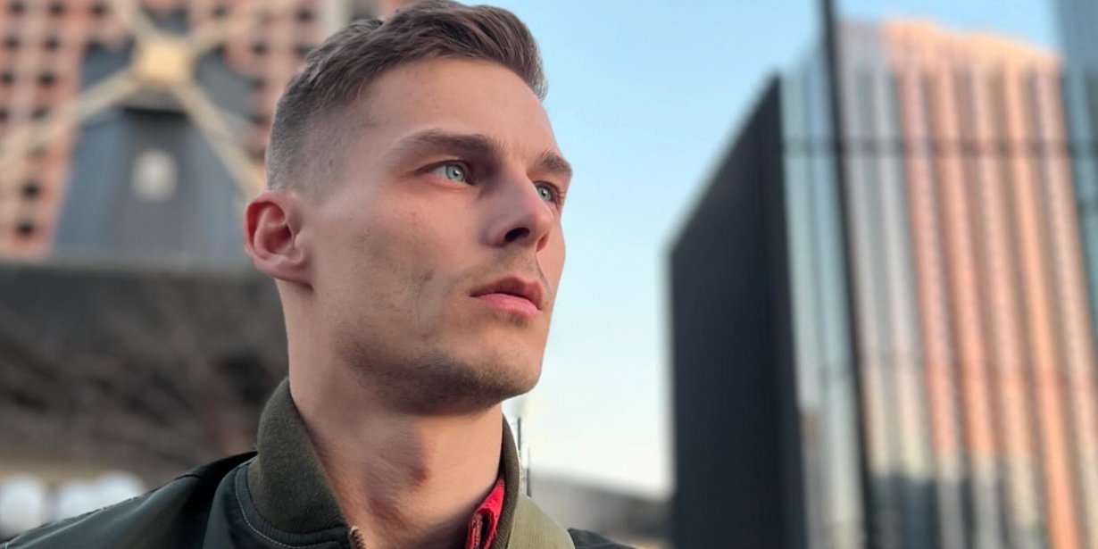 Александр поет, чтобы преодолевать заикание после контузий (Фото: Instagram alexandr_romenskiy10)
