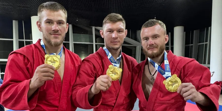 Кучеренко, Руднєв і Давиденко завоювали золото в командному самбо (Фото: Спортивний комітет України)