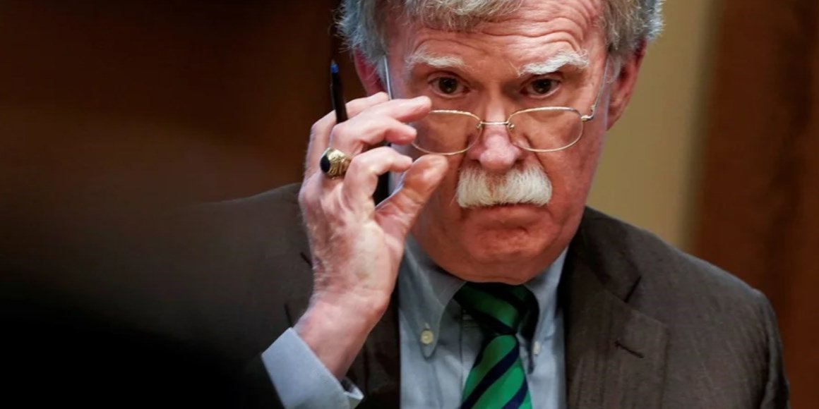 ФБР проводить обшуки в будинку ексрадника з нацбезпеки Болтона, якому Трамп погрожував в’язницею — CNN