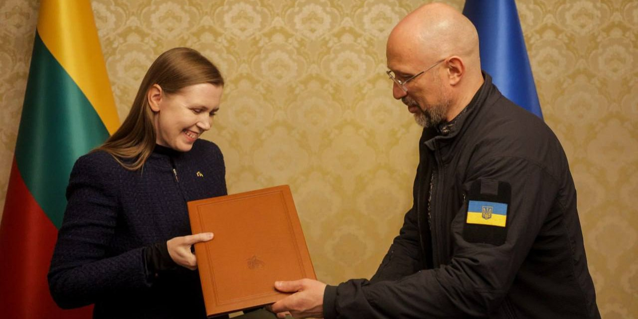 A letter of intent was signed in Kyiv together with Lithuania’s Minister of National Defence, Dovilė Šakalienė. (Photo: Denys Shmygal/Telegram)