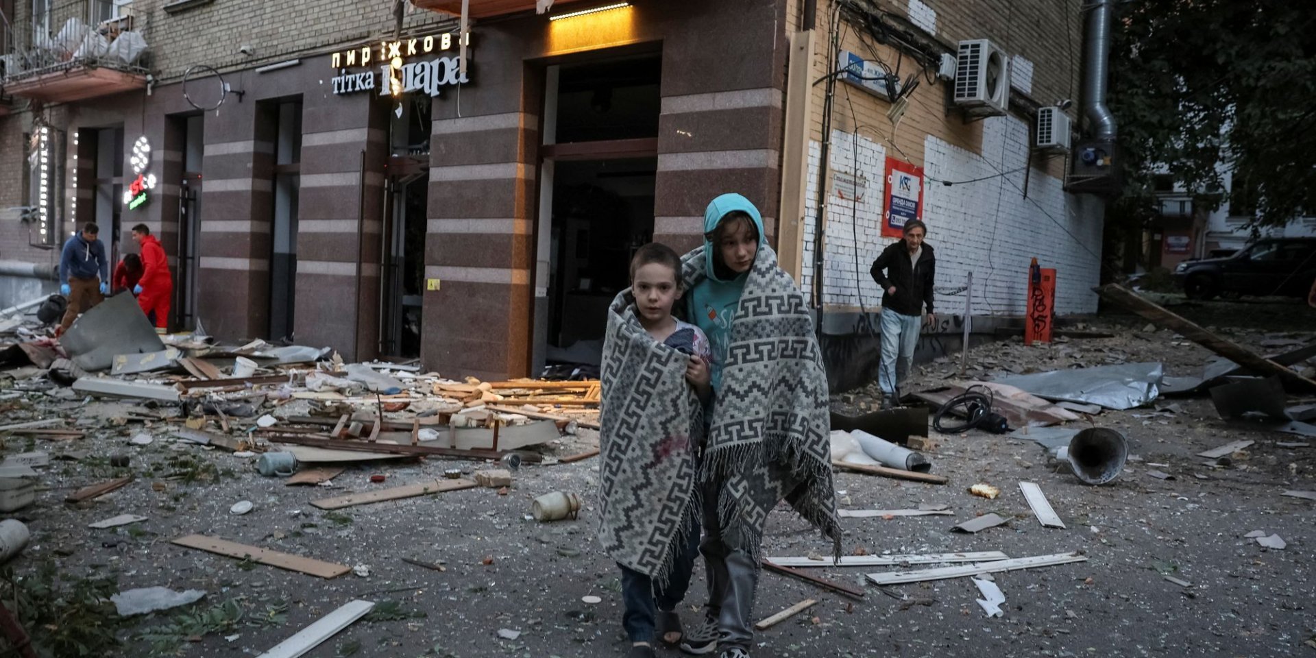 Пострадала популярная пирожковая Тетка Клара (Фото: REUTERS/Stringer)