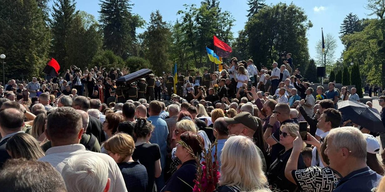 Во Львове похоронили Андрея Парубия (Фото: Европейская солидарность / Telegram)