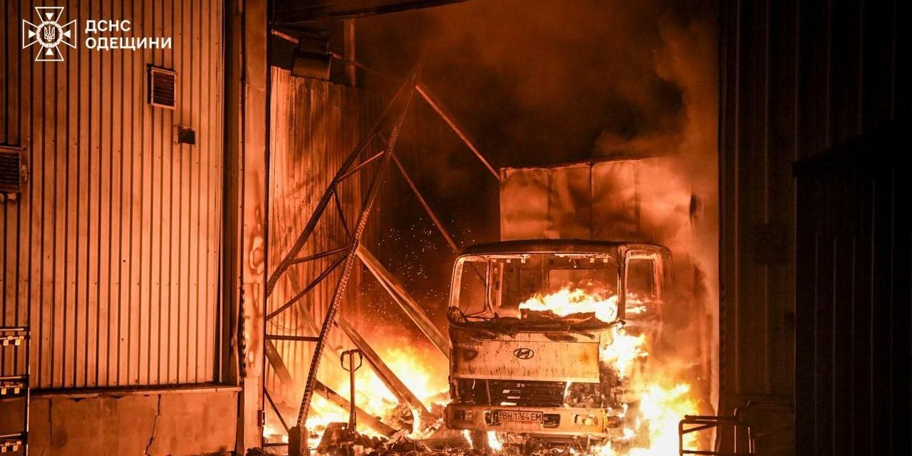 Fire in Odesa after Russian drone attack on Sept. 4, 2025 (Photo: SES in Odesa Oblast)
