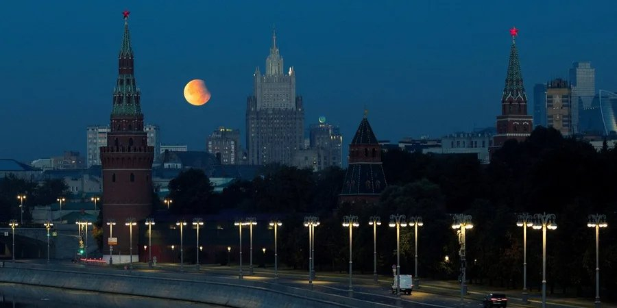 The partial Moon eclipse over the Kremlin and MFA building in Moscow, Sept. 18, 2024 (Photo: REUTERS/Maxim Shemetov)