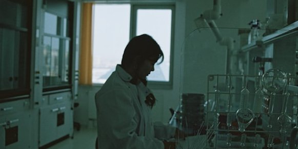 В новом исследовании ученые обнаружили, что гиперактивность в ретикулярном ядре таламуса может быть ключевым фактором, который определяет поведенческие симптомы, связанные с расстройствами аутистического спектра. (Фото: unsplash)