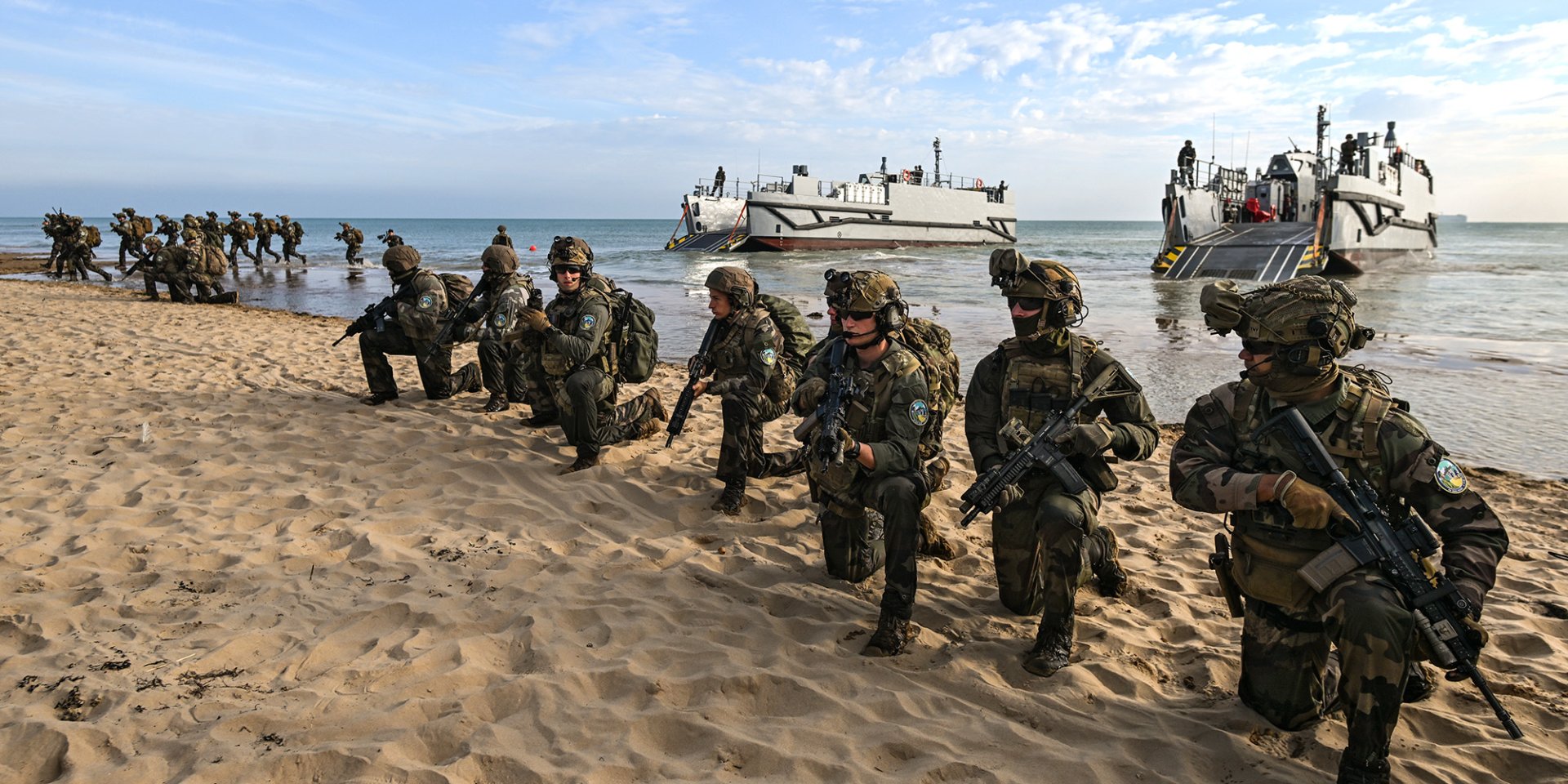 A LA GUERRE COMME A LA GUERRE: У Франции нет общей границы с Россией, но она стремится повысить обороноспособность своей армии. На фото — 9-я бригада морской пехоты французских ВМС (Фото: Artur Widak/NurPhoto via Getty Images)