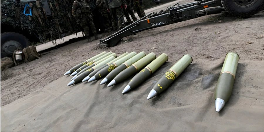 Ukraine's example in decentralized arms procurement is invaluable for NATO, analysts say (Photo: REUTERS/Fabian Bimmer)