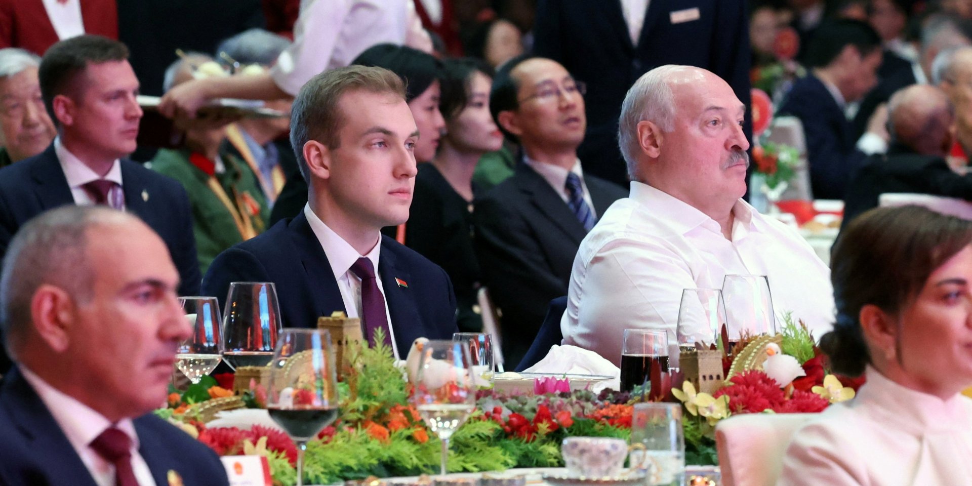 Лукашенко с сыном на саммите ШОС, 3 сентября 2025 года (Фото: Sputnik/Alexander Kazakov/Pool via REUTERS)