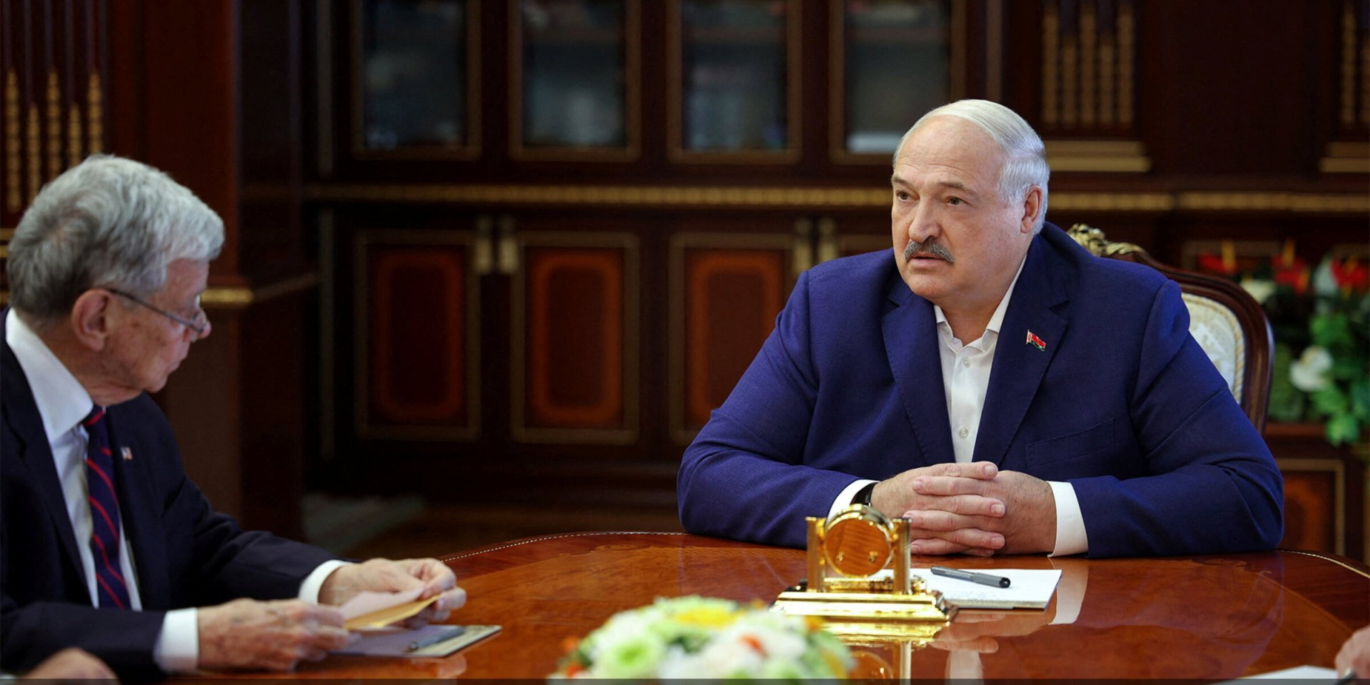 John Cole and Alexander Lukashenko (Photo: Handout via REUTERS)
