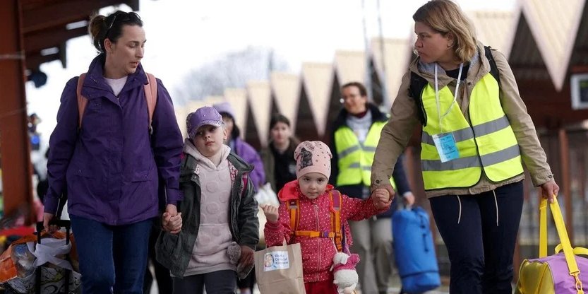Українські біженці стикаються з&nbsp;нестачею місць у Нідерландах (Фото: REUTERS/Leonhard Foeger)