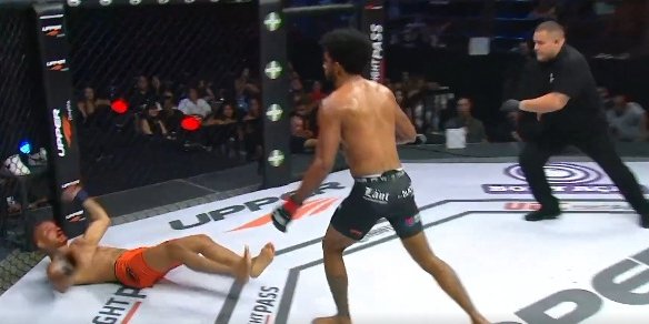 Жоао Олівейра переміг Вілліана Прадо (Фото: MENACE MMA/X)