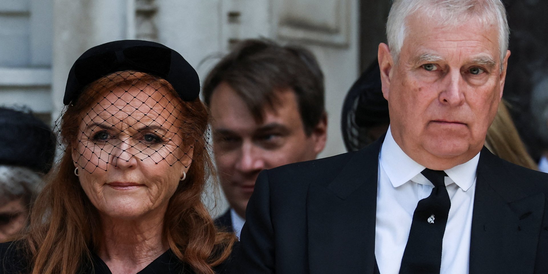 Принц Эндрю и Сара Фергюсон — король Чарльз может запретить экс-супругам приходить на семейные мероприятия / NV