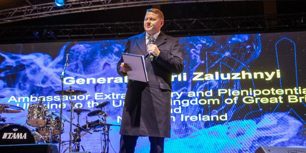 &laquo;Провал планов наступления до&nbsp;сих пор болит&raquo;. В&nbsp;новой программной статье о&nbsp;войне Залужный предупредил, что&nbsp;РФ выходит из&nbsp;тупика&nbsp;&mdash; главное