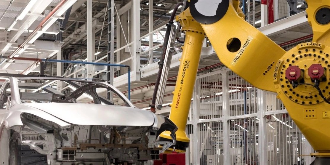 Завод Tesla у Фрімонті, потужність якого сягає близько 650 тис. автомобілів на рік, виробляє моделі Y, S, 3 та X (Фото: Tesla)