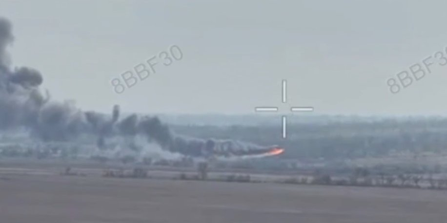 The moment when Russian Mi-8 was targeted (Photo: Video screenshot / Magyar / Telegram)