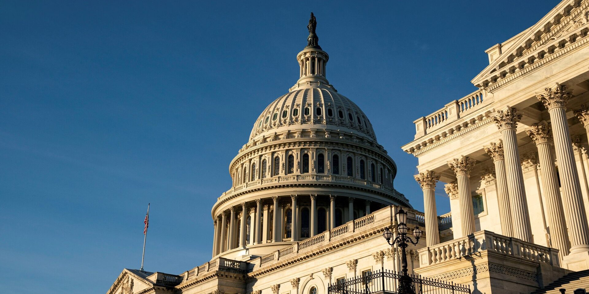 U.S. faces $400M daily cost of shutdown (Photo: REUTERS/Al Drago)