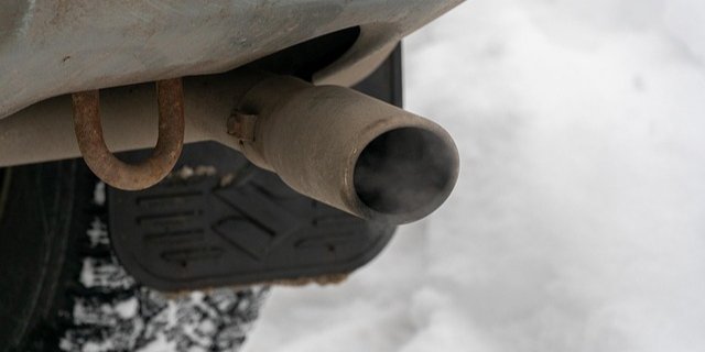 тривалий вплив діоксиду сірки (SO₂), який утворюється під час спалювання вугілля та нафтопродуктів, може підвищувати ризик БАС (Фото: pixabay)