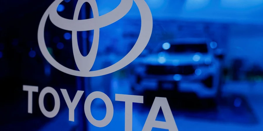 Toyota пояснила різницю між гібридом, м’яким гібридом і плагін-гібридом / NV 2 Справжній гібрид має електродвигун і потужну батарею (Фото: REUTERS/Anushree Fadnavis)
