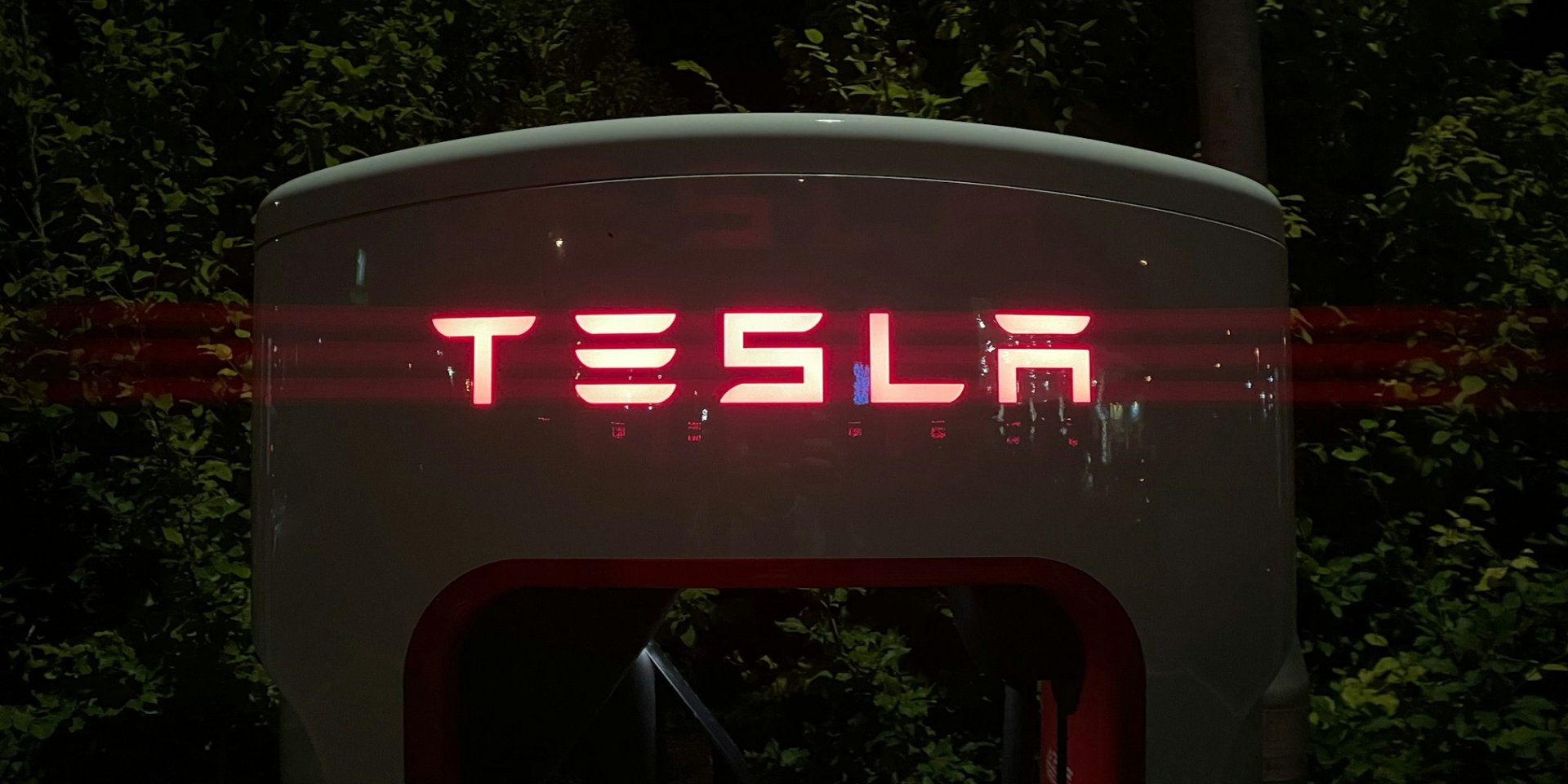 Tesla может представить бюджетный электромобиль уже 7 октября (Фото: idea inc./Unsplash)