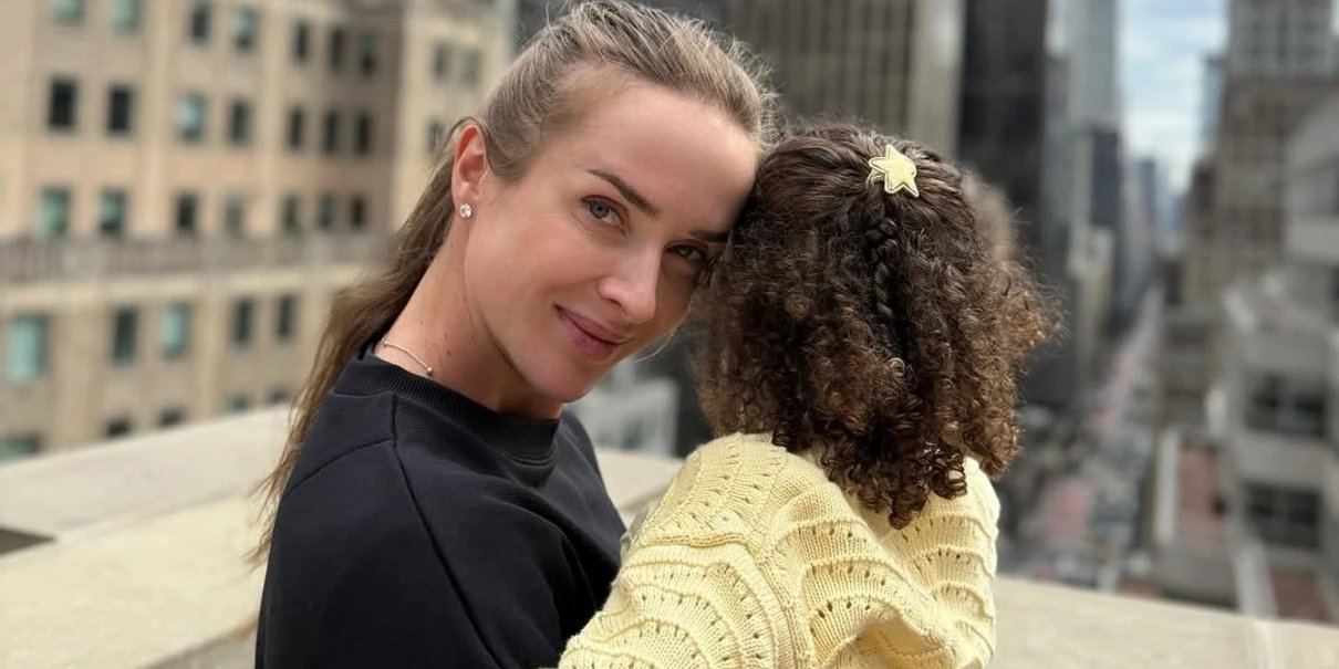 Элина Свитолина со своей дочкой Скай (Фото: instagram.com/elisvitolina)