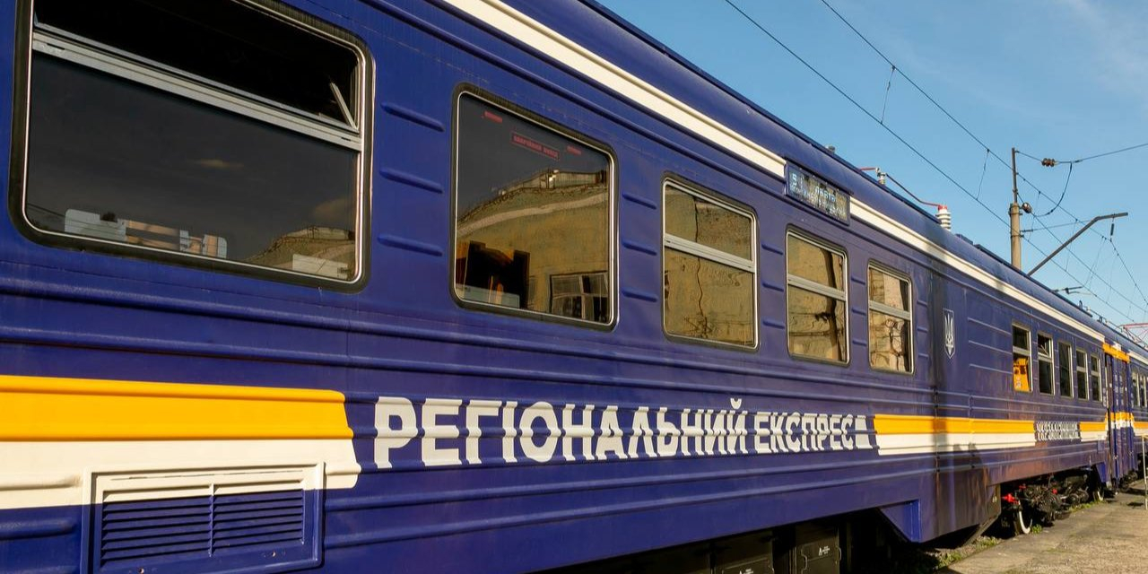 Trains are being re-routed in Sumy Oblast due to Russian railway strikes (Photo: Ukrzaliznytsia)