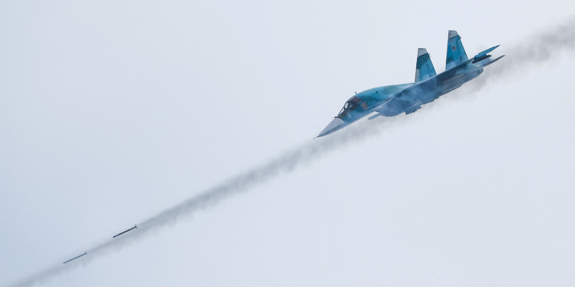 A Russian Su-34 aircraft launched an air missile at Mykolaiv on October 16, 2025. (Photo: REUTERS/Maxim Shemetov)