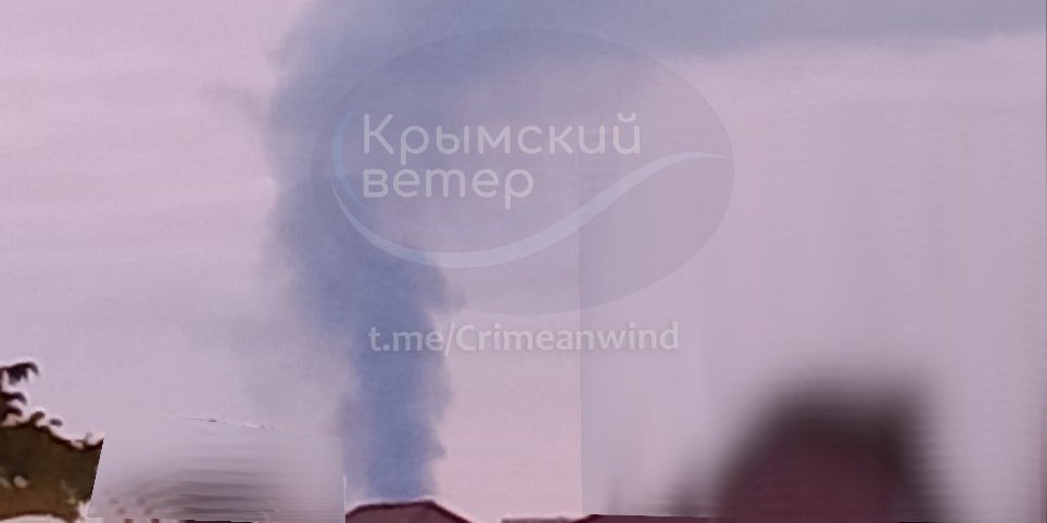 Нефтебазу в&nbsp;Гвардейском в&nbsp;Крыму ночью атаковали дроны, возник масштабный пожар&nbsp;&mdash; видео