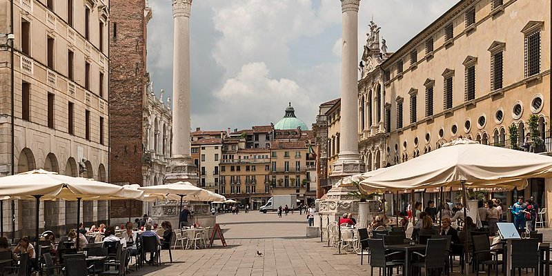 Мужчина более 50 лет притворялся слепым, чтобы получать социальную помощь (Фото: Didier Descouens)