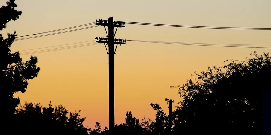 Войска РФ ночью попали в энергетический объект в Черниговской области, без света 17 тысяч потребителей