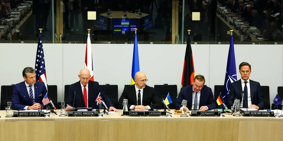 Засідання Контактної групи з питань оборони України в Брюсселі (Фото: REUTERS/Yves Herman)