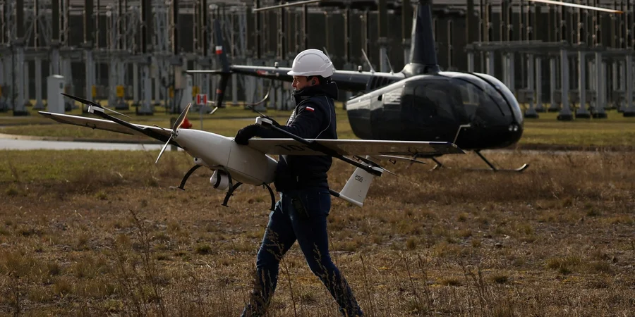 Польські громадяни масово освоюють курси виживання через погрози РФ (Фото: REUTERS/Kacper Pempel)