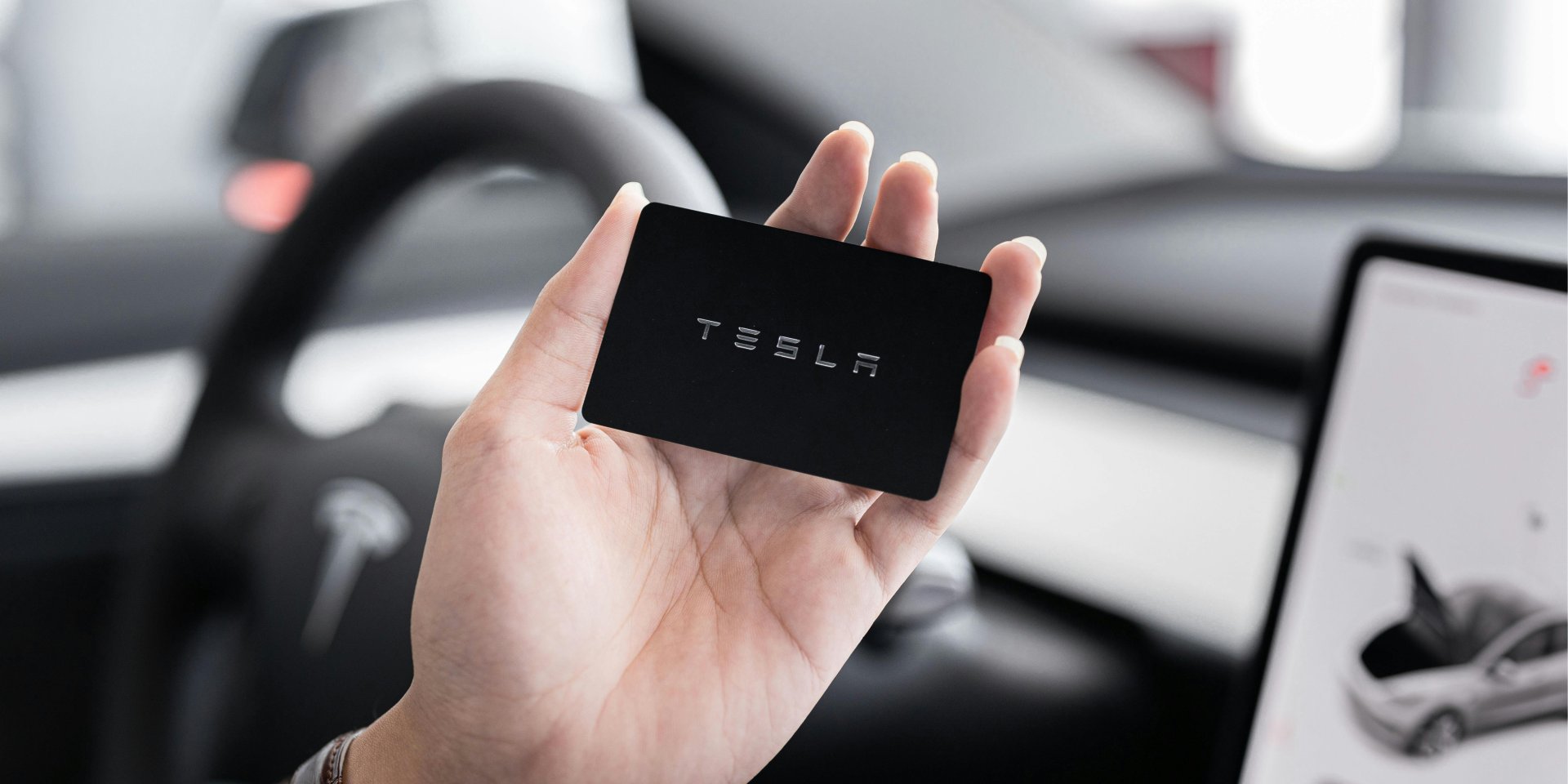Ключ-карта Tesla (Фото: pexels.com)