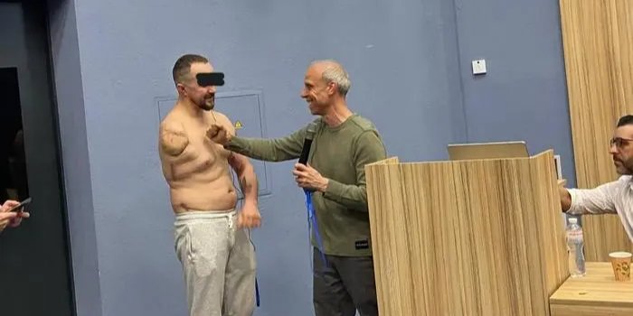 Доктор Стив П. Коэн проводит конференцию по лечению боли в Украине в 2024 году (Фото: Северо-Западный университет)