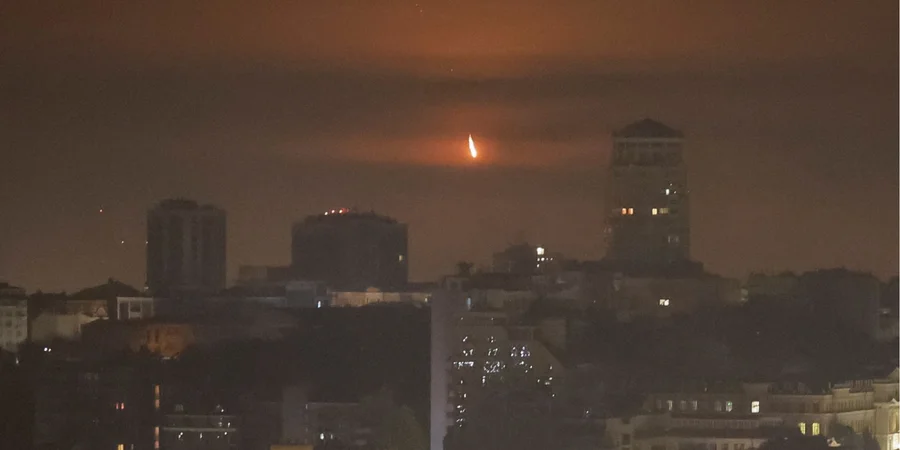 Россия атакует Украину шахедами: в ряде областей объявили тревогу, в Киеве обломки упали в нескольких районах