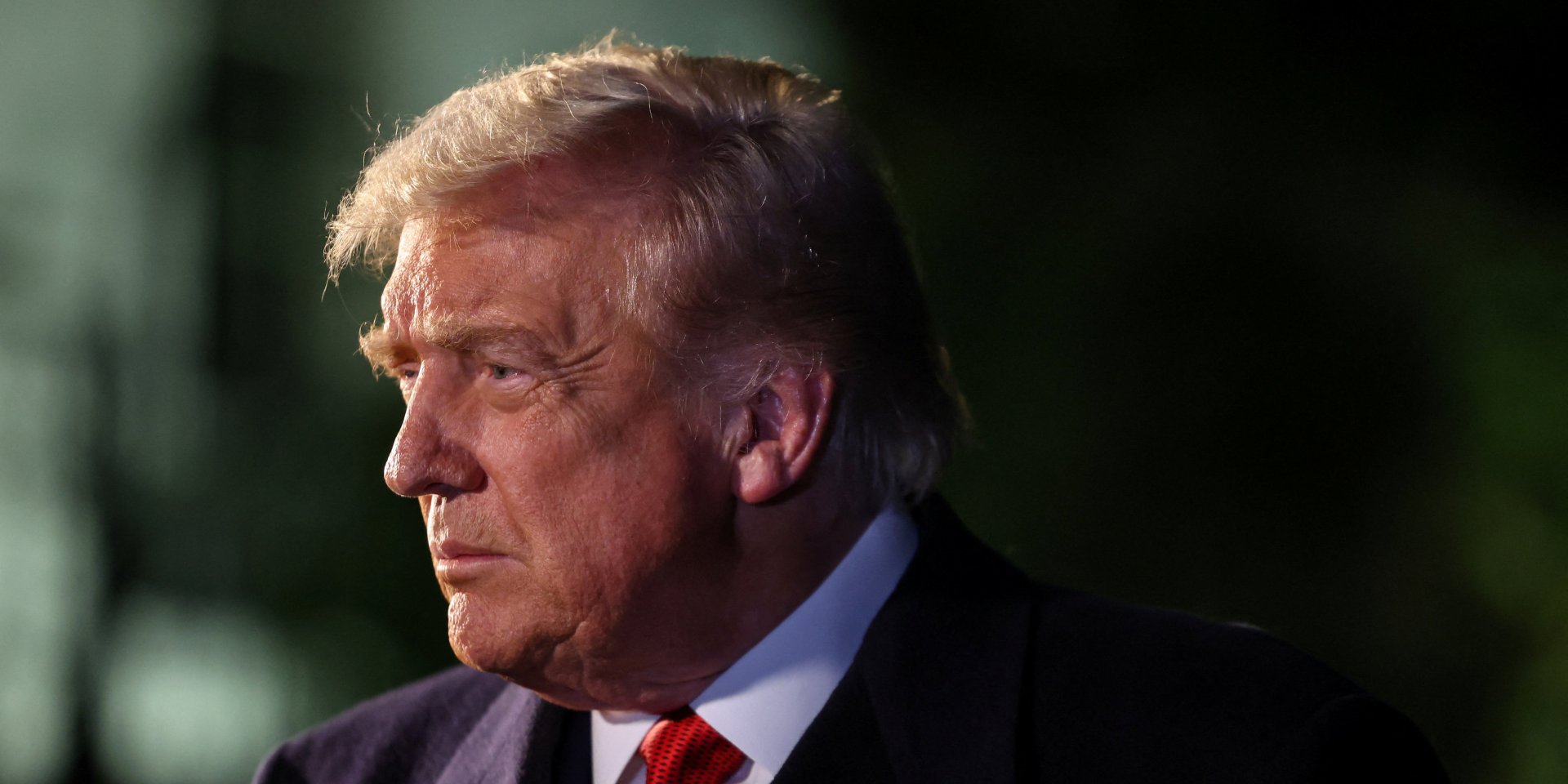 Дональд Трамп заявив, що не витрачатиме час на зустріч з Путіним без розуміння щодо мирної угоди між Україною та РФ (Фото: REUTERS/Evelyn Hockstein)