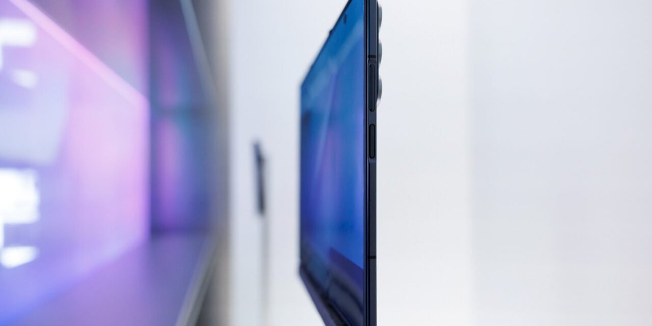 Официального названия гаджет пока что не имеет (Фото: Samsung)