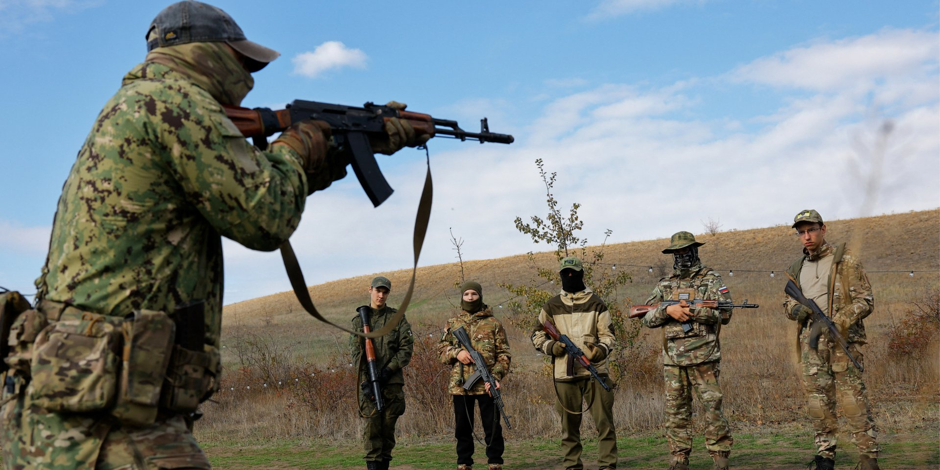 Military instructor from Russian army in the 'training camp' in occupied Donetsk Oblast (Photo: REUTERS/Alexander Ermochenko)