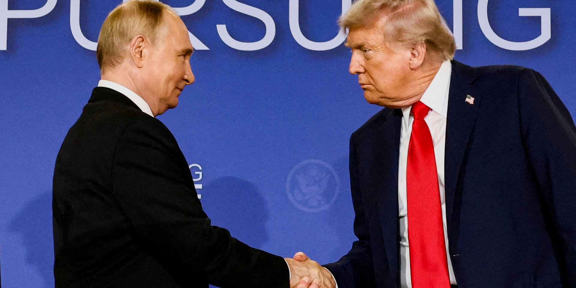 The Kremlin has stated that there is currently no need for a meeting between Donald Trump and Vladimir Putin. (Photo: REUTERS/Kevin Lamarque)